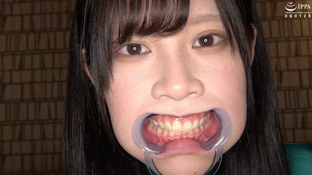新人モデル エマちゃんの歯・口内・舌ベロを観察してみた 西丘エマ - 1