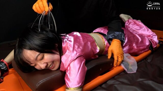 【うつ伏せ拘束くすぐり＋まりちゃんの弱点の脇腹で本気の降参宣言！？】WAKA-087加護まり 5